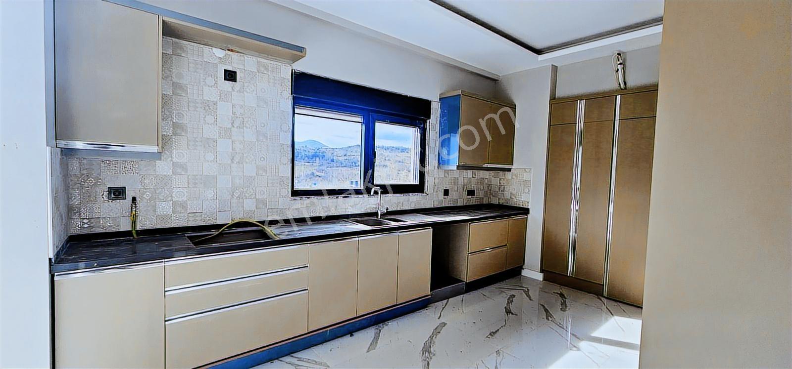 Gümüştepe'de Müstakil 5+1 Kiralık Villa - Görsel 5