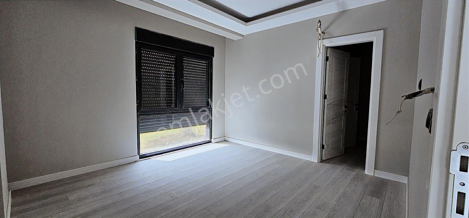 Gümüştepe'de Müstakil 5+1 Kiralık Villa - Görsel 39