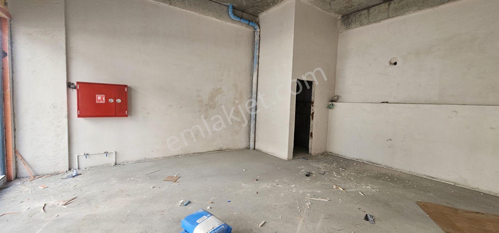 Fsm Bulvarı Yakını Kiralık 45+30 M² Dükkan - Görsel 3