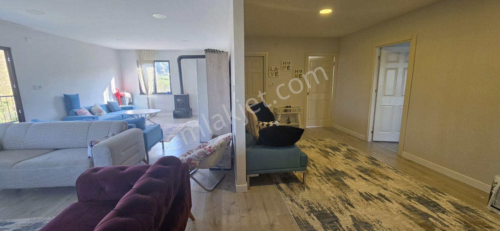 Çepni'de 3382 M² Arsa İçerisinde Satılık Bağ Evi - Görsel 3