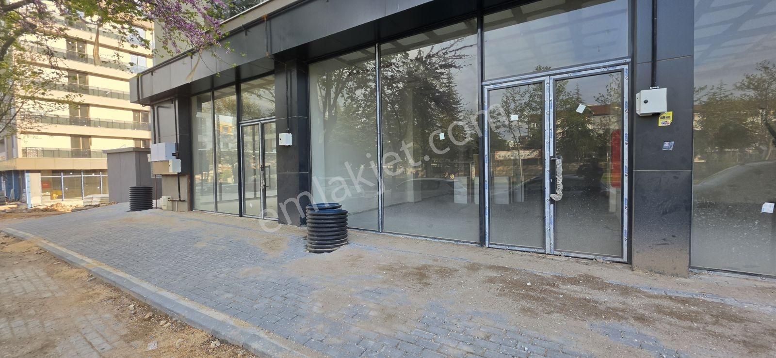 Korupark Yanı Okul Caddesinde 100 M² Kiralık Dükkan - Görsel 2