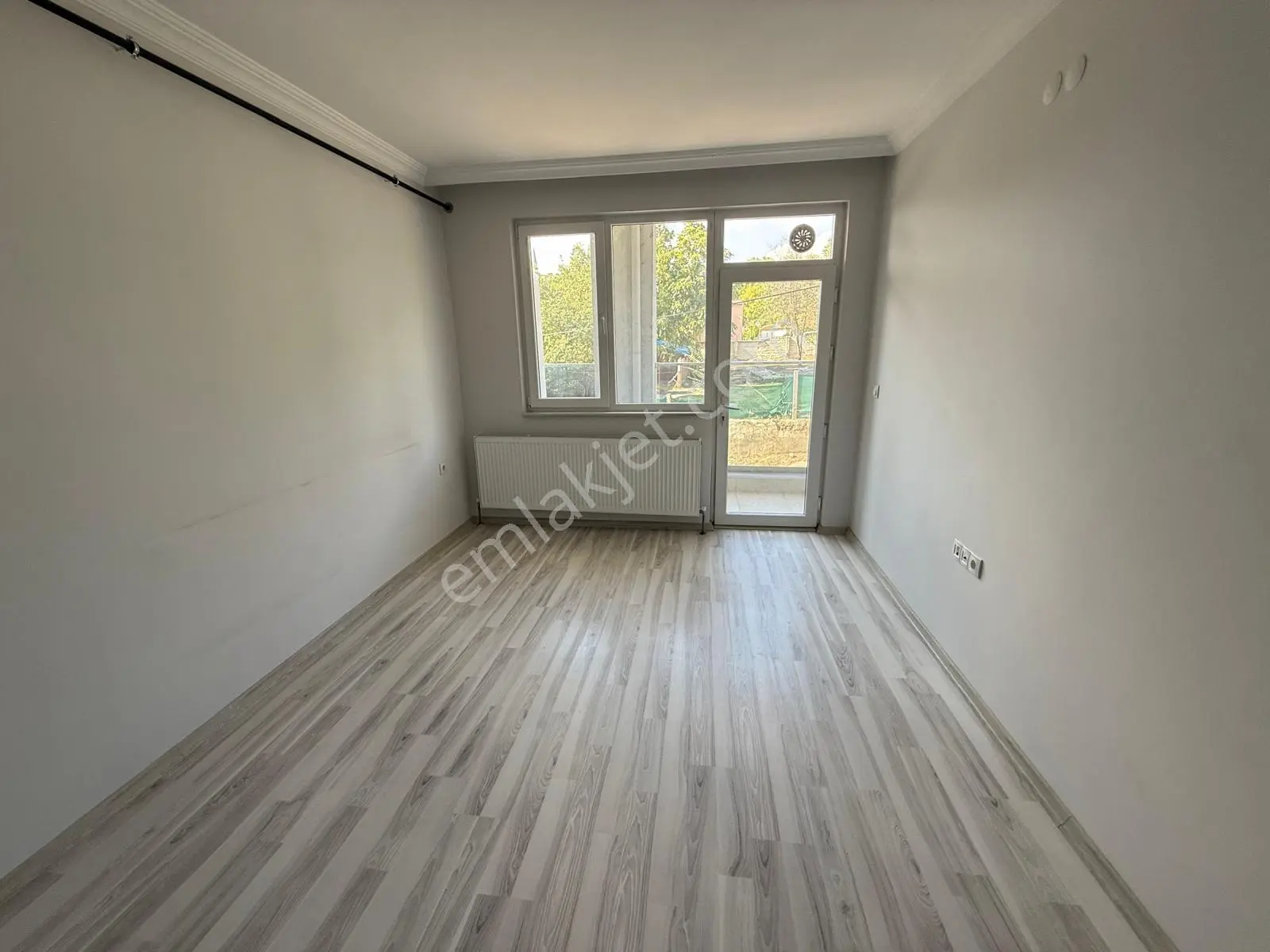 Edirne Saraçlara Yürüme Mesafesinde Sıfır Ayarında Kiralık 1+1 - Görsel 2