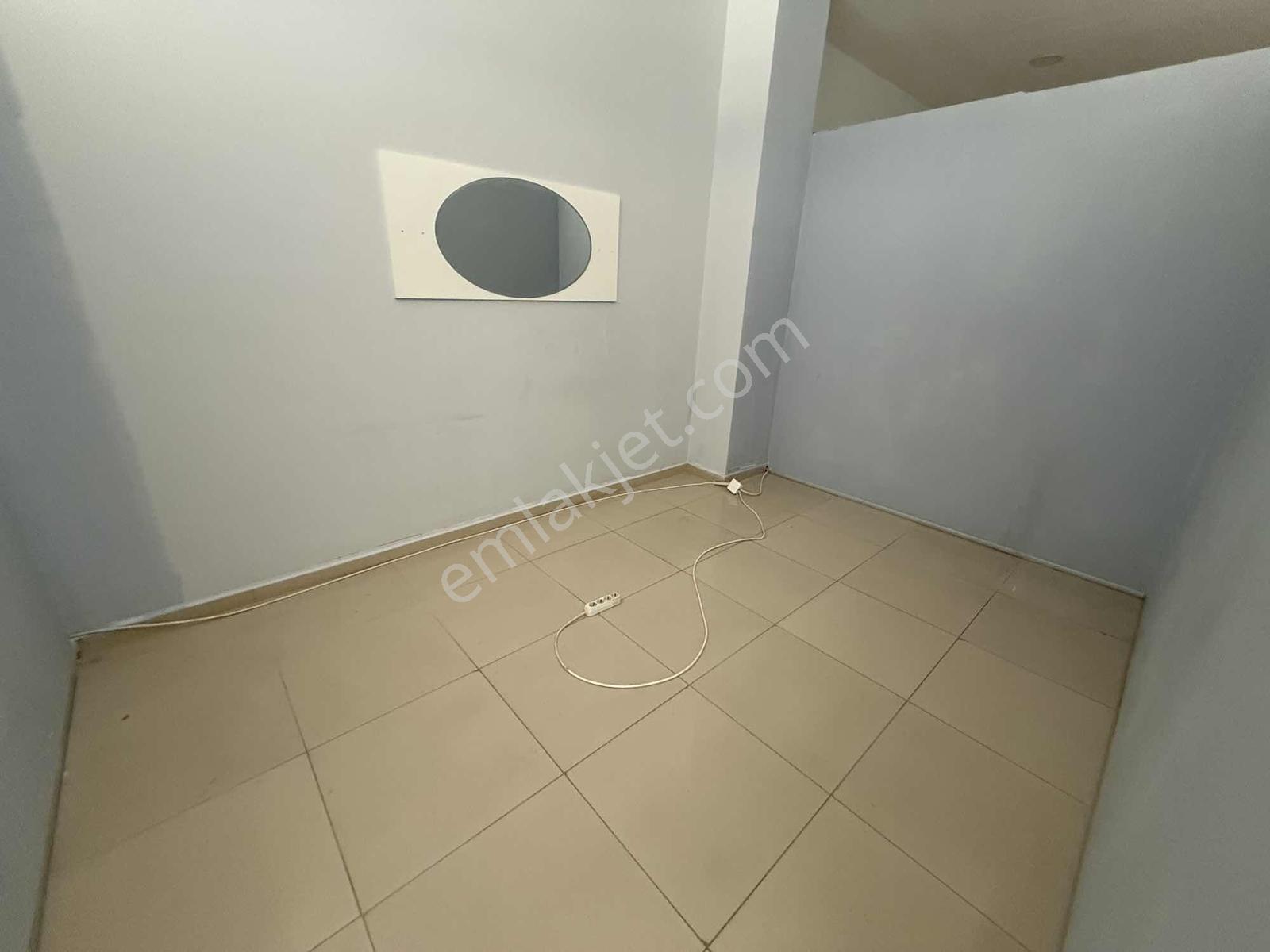 Profasor *dan 23 Nisan *da Kiralık 103 M2 Dükkan - Görsel 11