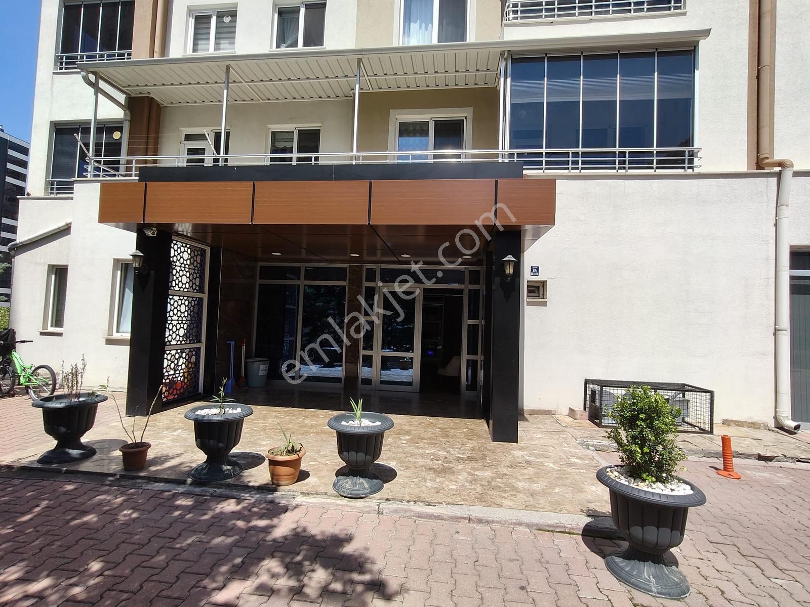 Mevlana Mahallesinde Karasu Caddesi Avantajlı 3+1 Daire - Görsel 13