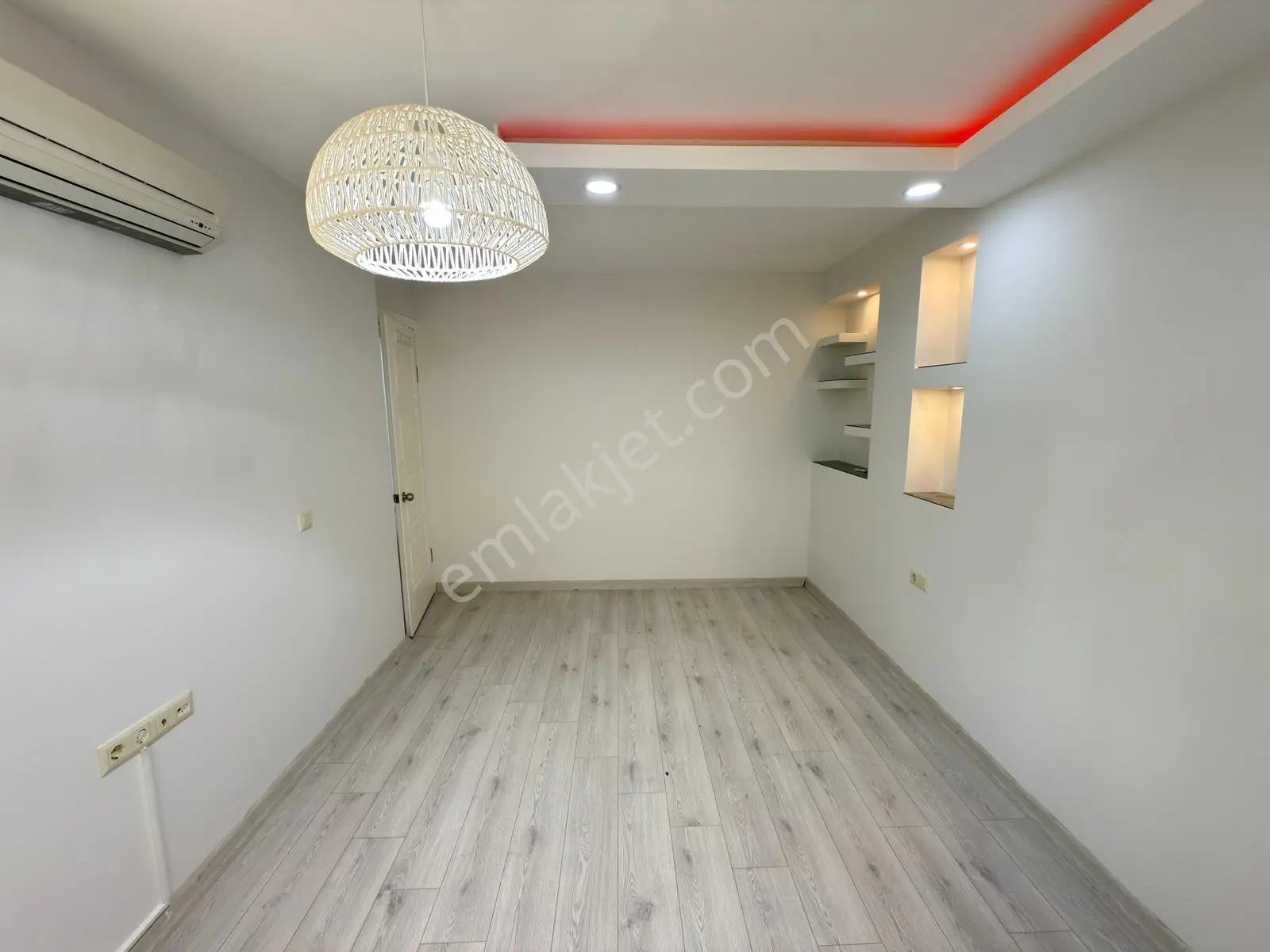Ergül Olıvıa Sitesi Kısmi Deniz Manzaralı Özel Bahçeli 2+1 Daire - Görsel 4