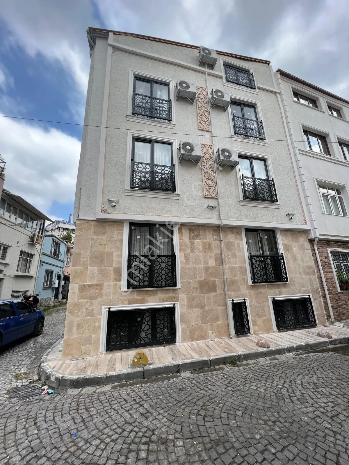 Elaza İnvest’en Sultanahmet'te Fırsat! Oteller Sokağında Komple Yenilenmiş Köşe Apart Otel
