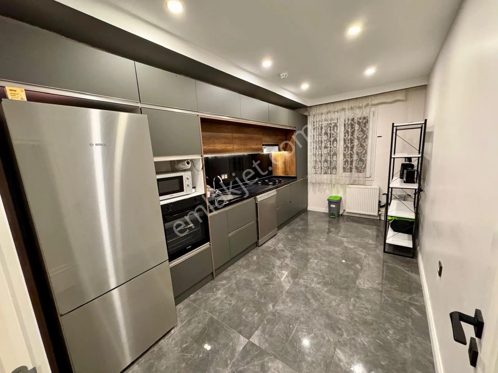 Remax Ten Beylikdüzü Kavaklı Mahallesi Yeditepe Loca Sitesi 2+1 - Görsel 5