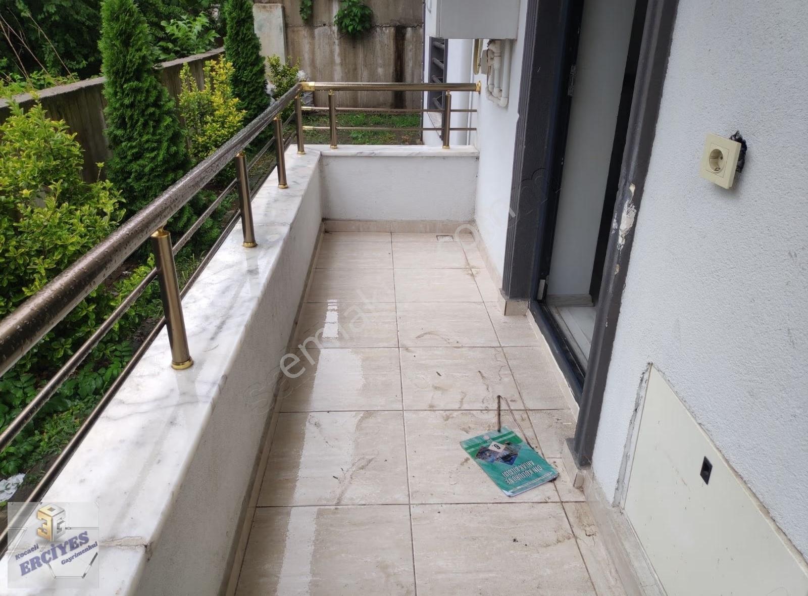 Başiskele Serdar Mahallesinde 2+1 85 M2 Giriş Kat Daire - Görsel 2
