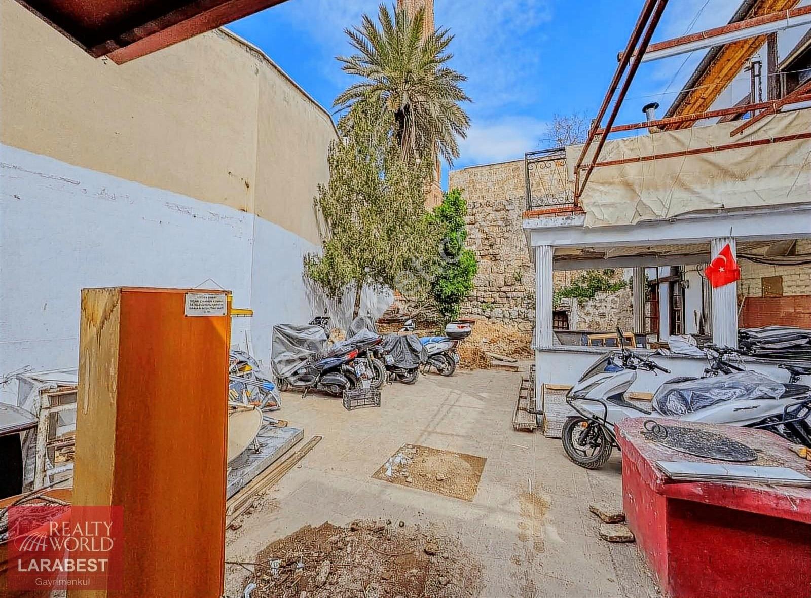 Kale İçinde Satılık Dükkan Mağaza - Görsel 4