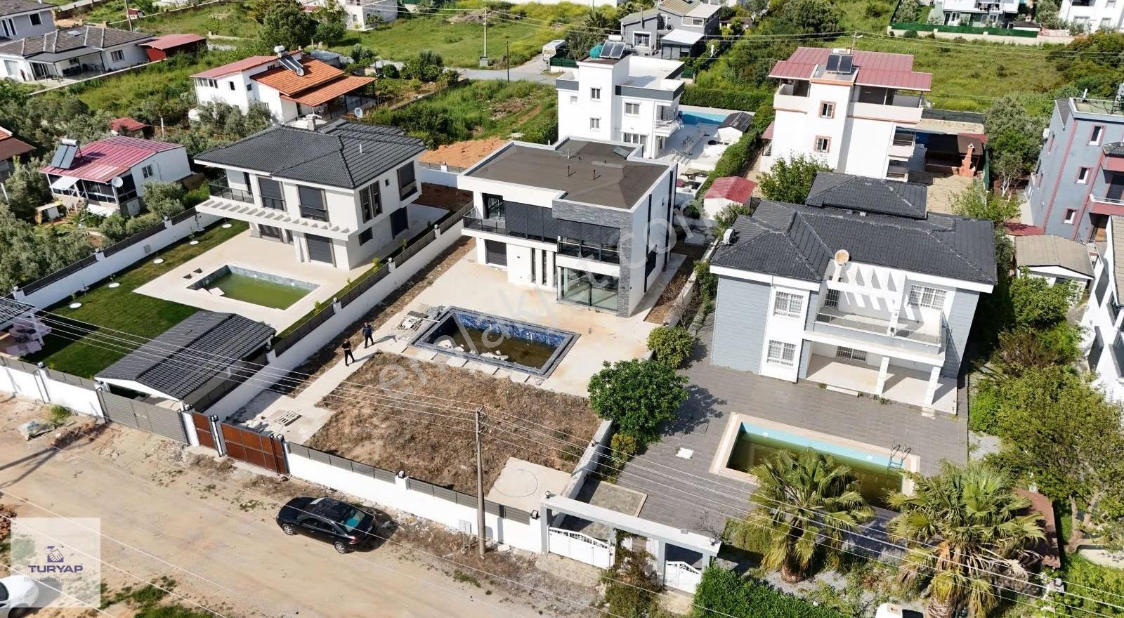 Yeşiltepe Cadde Cepheli Villa