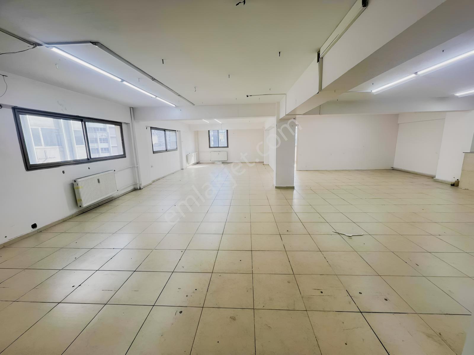 Gazi Bulvarı Üzerinde Geniş Kiralık İş Yeri 140 M2 - Görsel 4