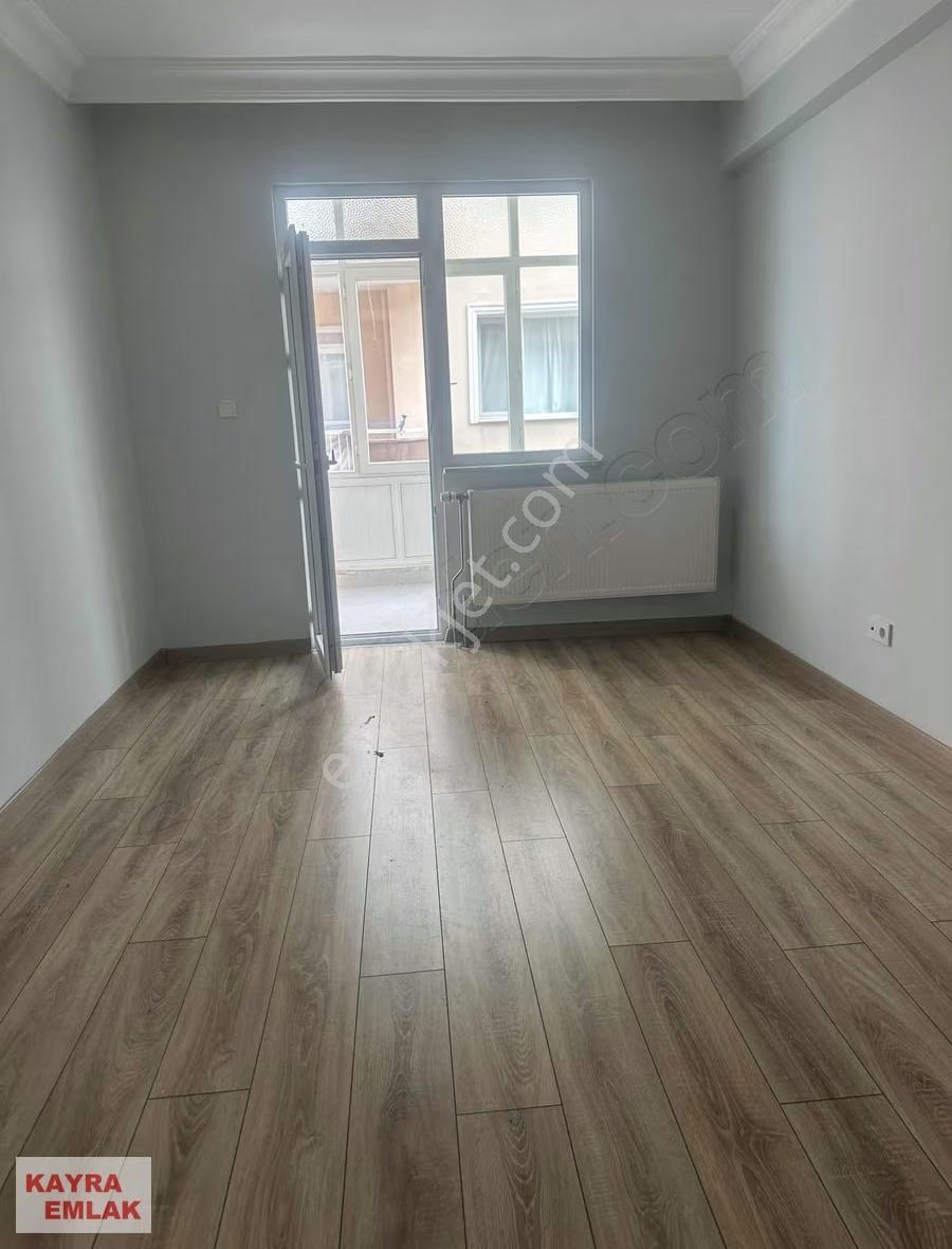 Muhittin Mahallesinde Ara Kat İçi Yapılı Daire - Görsel 4