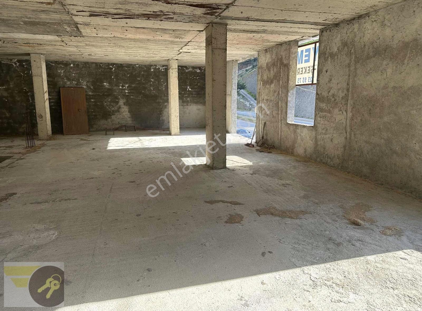 Bölgede Tek Göl Kenarı Uzungöl Yola Cephe 950m2 Kullanım Alanı - Görsel 7