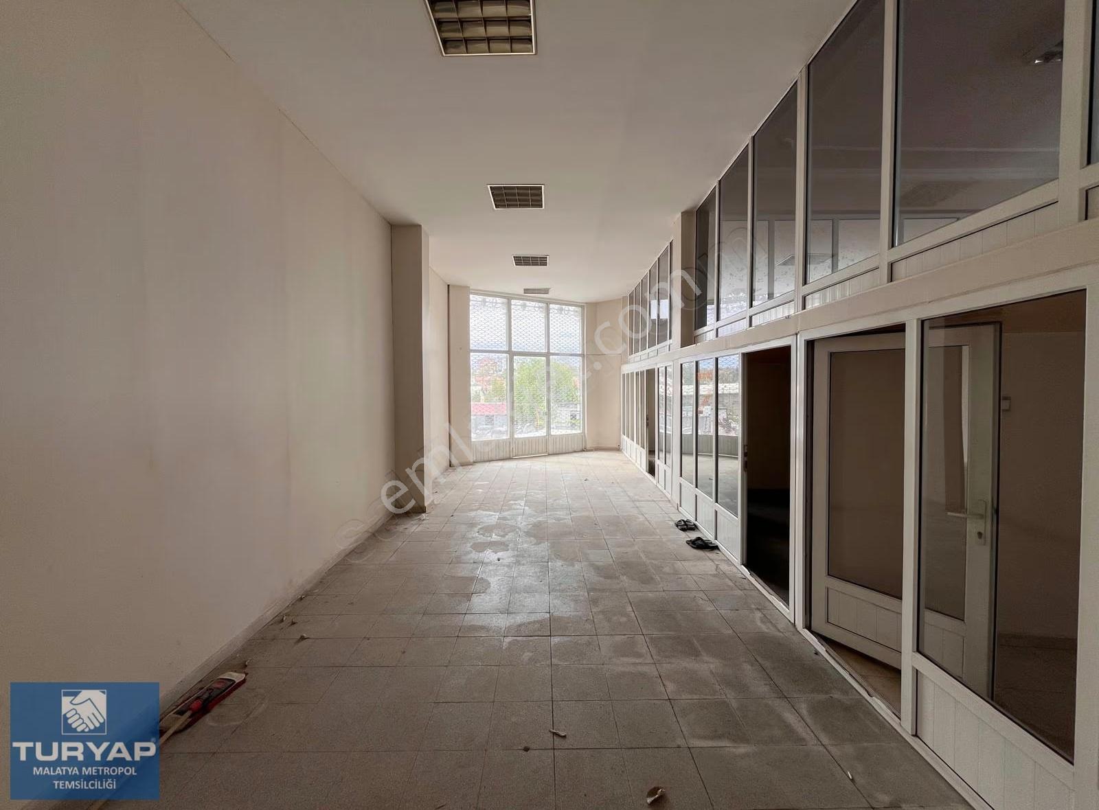 Turyap Metropolden Yeşiltepe Yoluna Cepheli Satılık Dükkan - Görsel 22