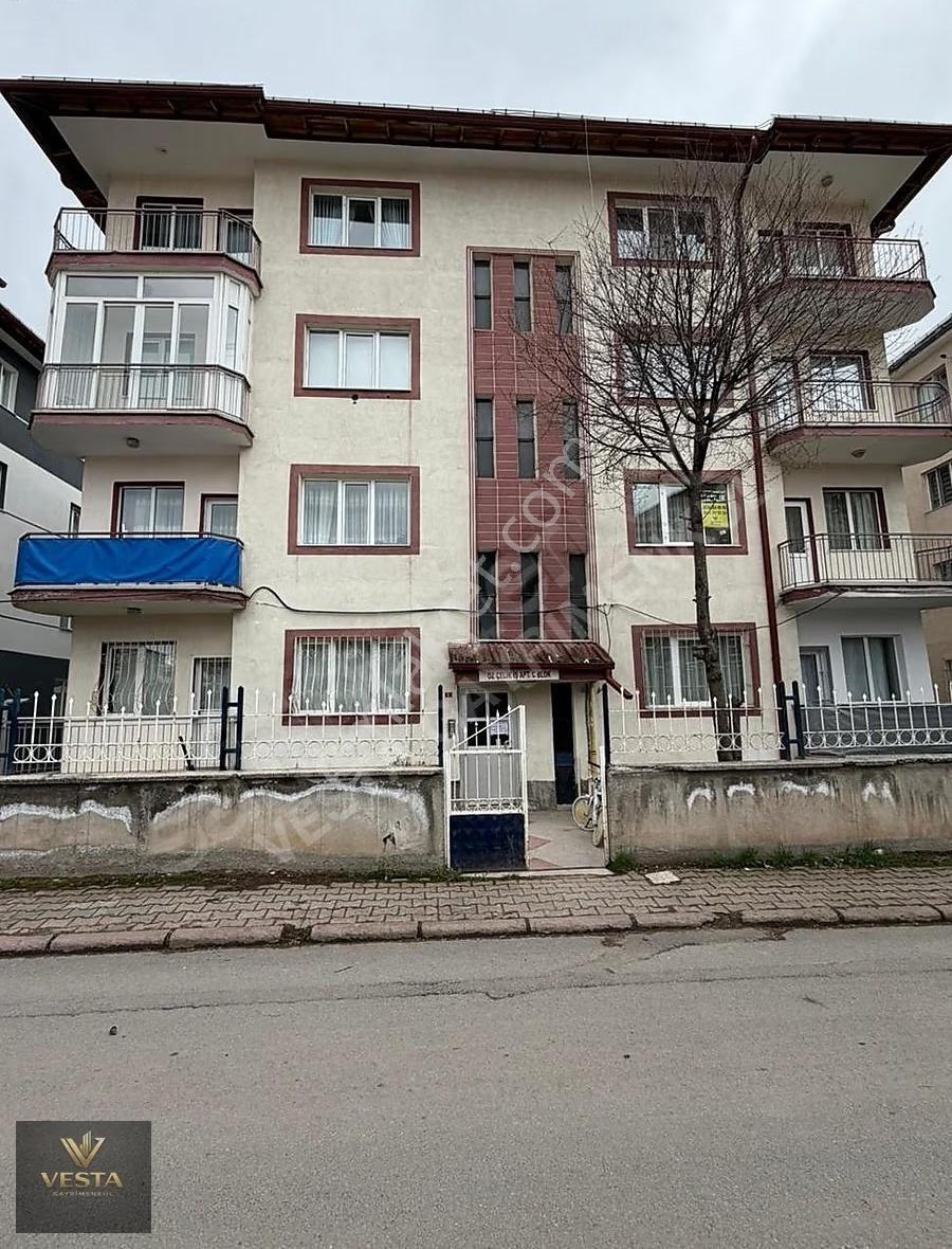 Vesta Gayrimenkul'den Mehmet Akifte Satılık Arakat 3+1 Daire
