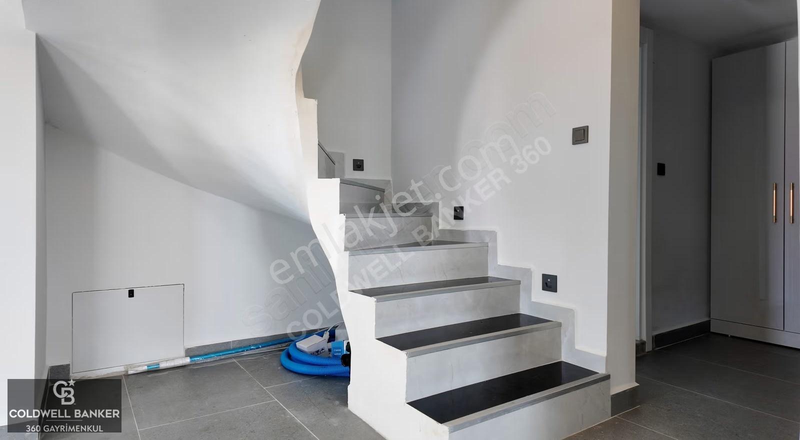Çeşme/germiyan Satılık Yenilenmiş Havuzlu 4+2 Villa - Görsel 26