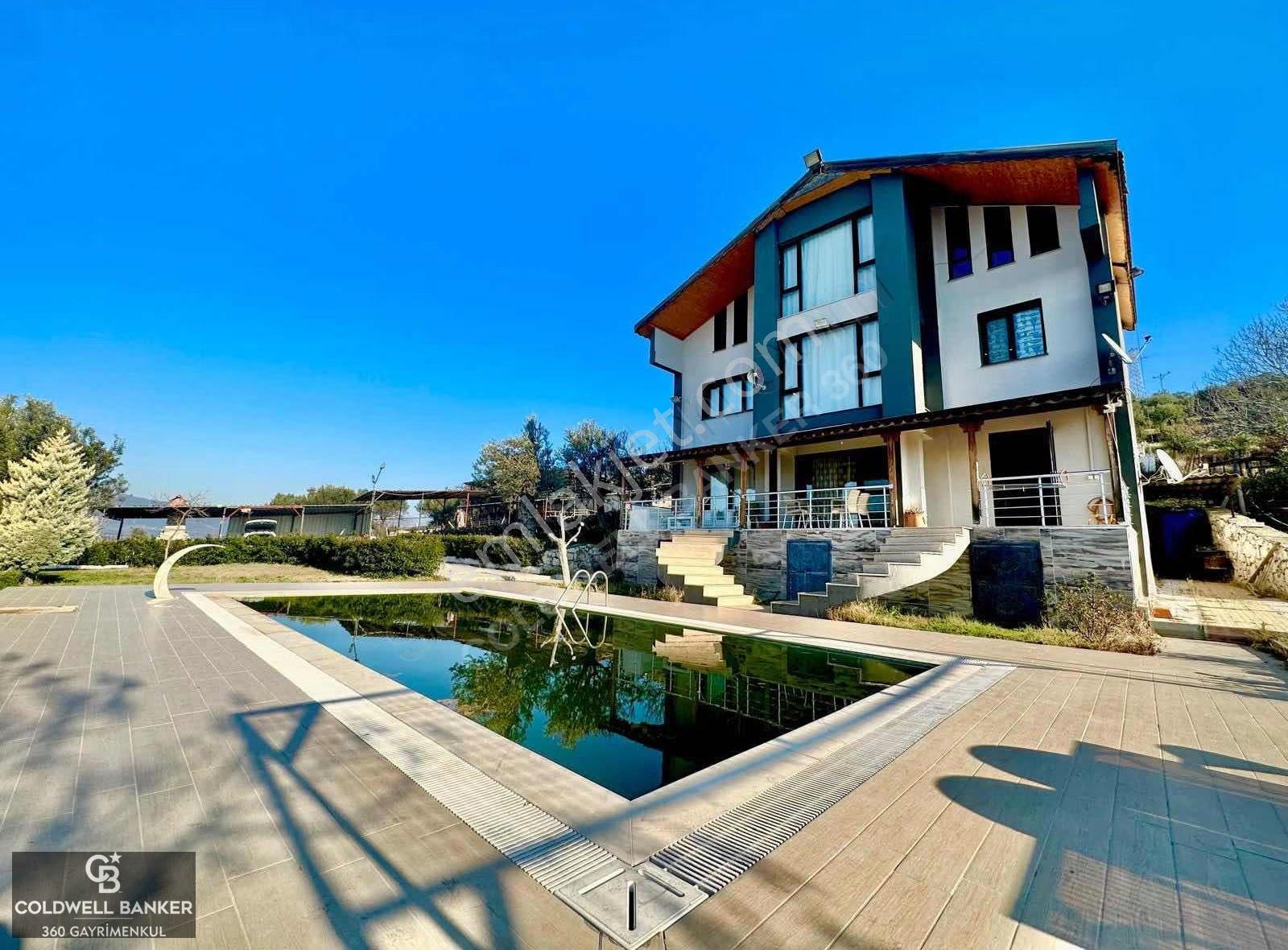 14 Dönüm'e Yakın Arazi İçinde Çiftlik Konseptli Havuzlu Villa