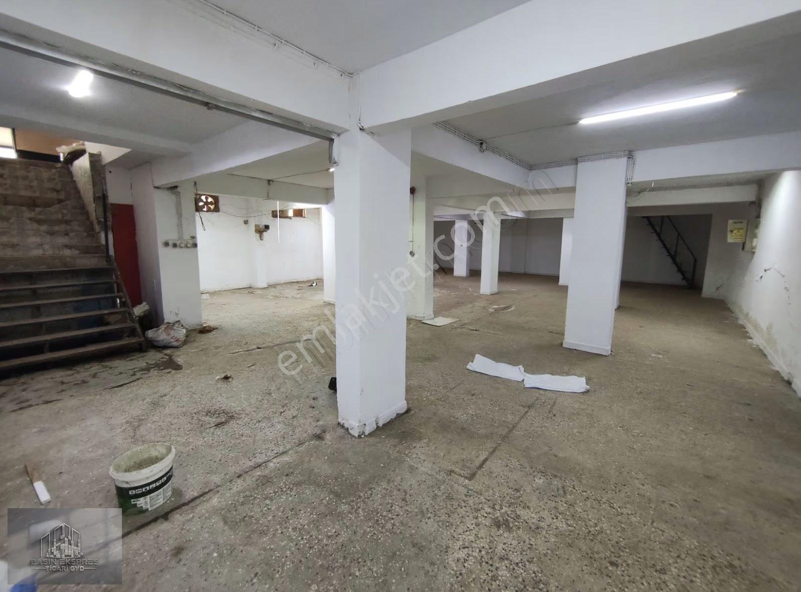 Enes Malik Toraman'dan Çobançeşmede 240 M2 Kiralık Bodrum Dükkan - Görsel 3