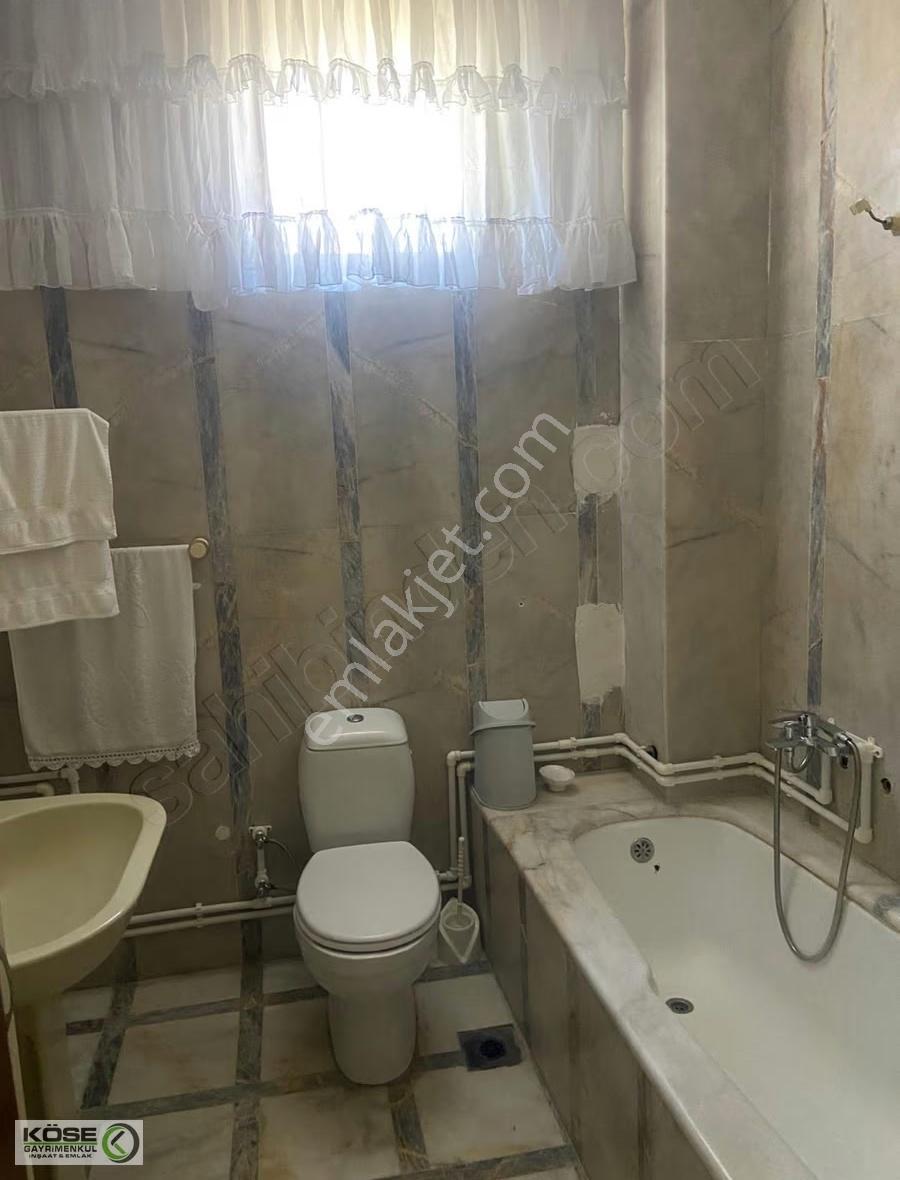 Büyükçekmece Merkez Mah. Deniz Ve Göl Manzaralı Kiralık Villa - Görsel 5