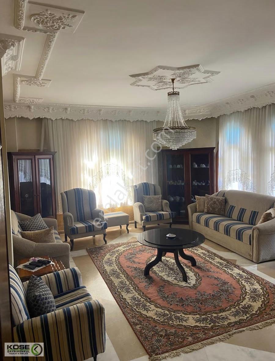 Büyükçekmece Merkez Mah. Deniz Ve Göl Manzaralı Kiralık Villa - Görsel 23