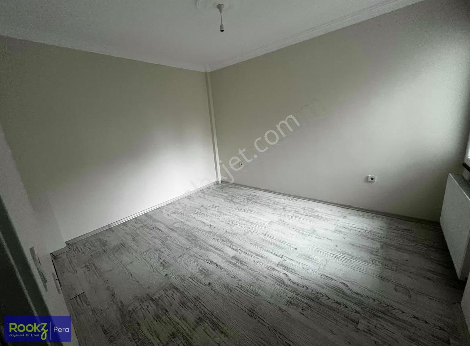Erenler Merkezde Site İçi 3+1 Geniş Daire - Görsel 12