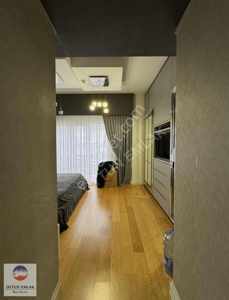 İstanbul Sarayları Göl Manzaralı Eşyalık Kiralık 3+1 Daire 178m² - Görsel 18