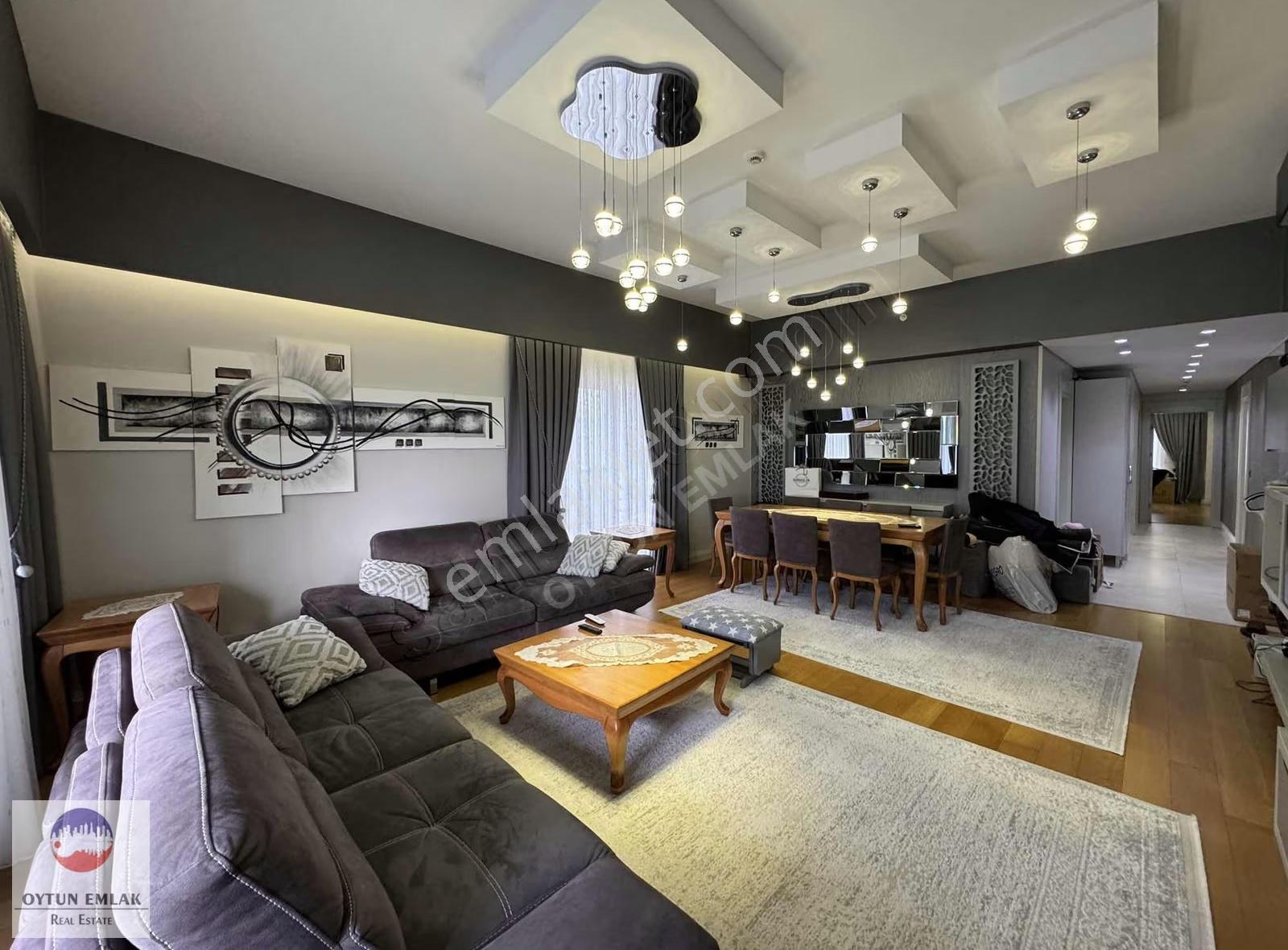 İstanbul Sarayları Göl Manzaralı Eşyalık Kiralık 3+1 Daire 178m² - Görsel 23