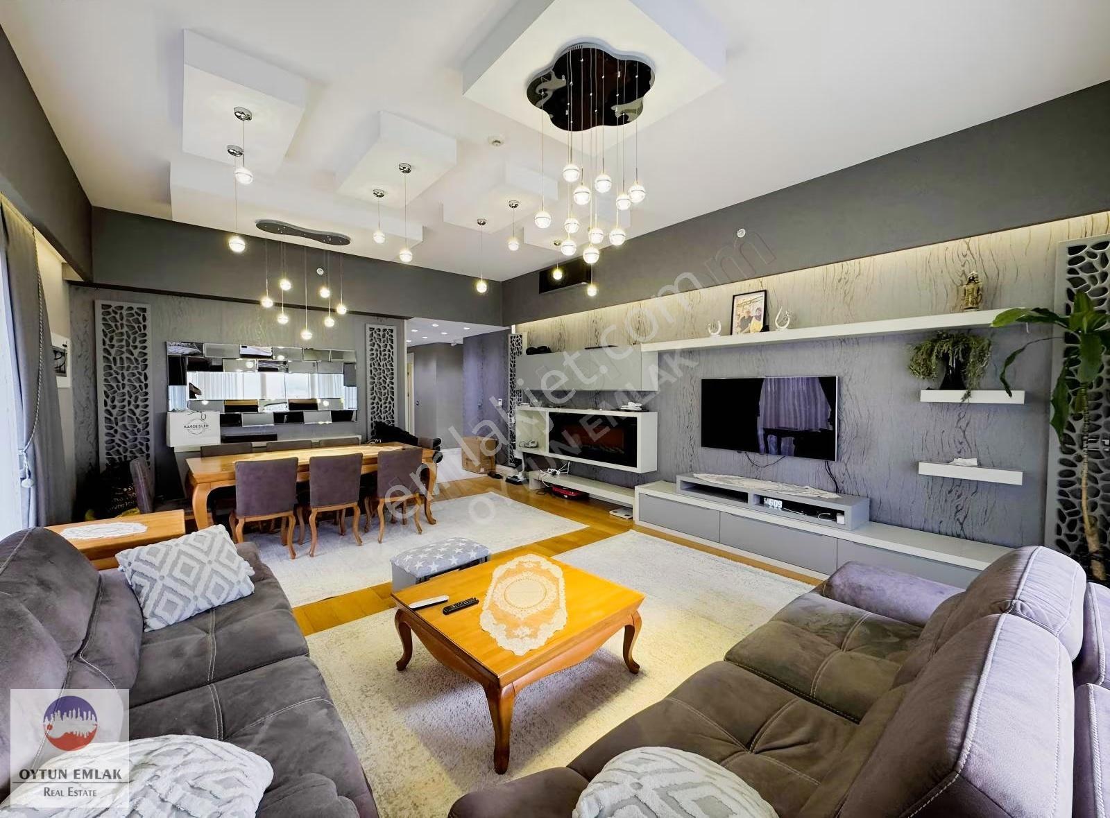 İstanbul Sarayları Göl Manzaralı Eşyalık Kiralık 3+1 Daire 178m² - Görsel 31