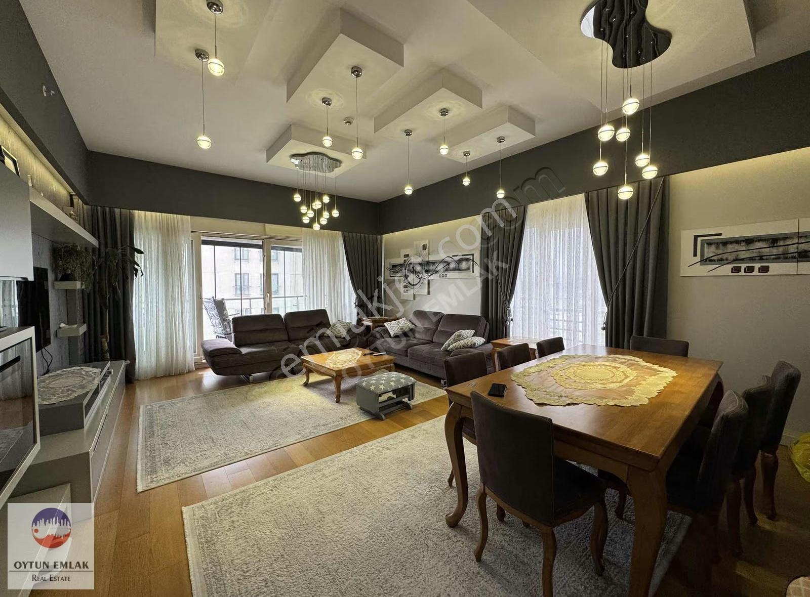 İstanbul Sarayları Göl Manzaralı Eşyalık Kiralık 3+1 Daire 178m² - Görsel 15