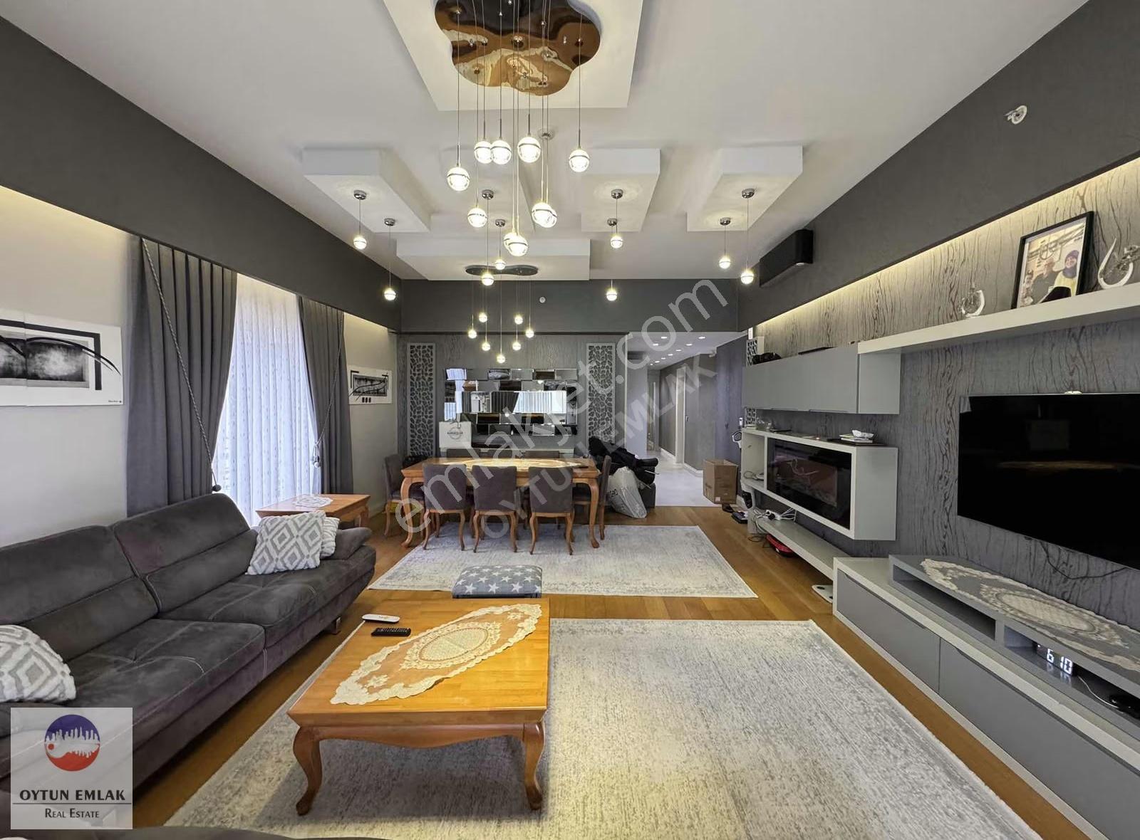 İstanbul Sarayları Göl Manzaralı Eşyalık Kiralık 3+1 Daire 178m² - Görsel 7
