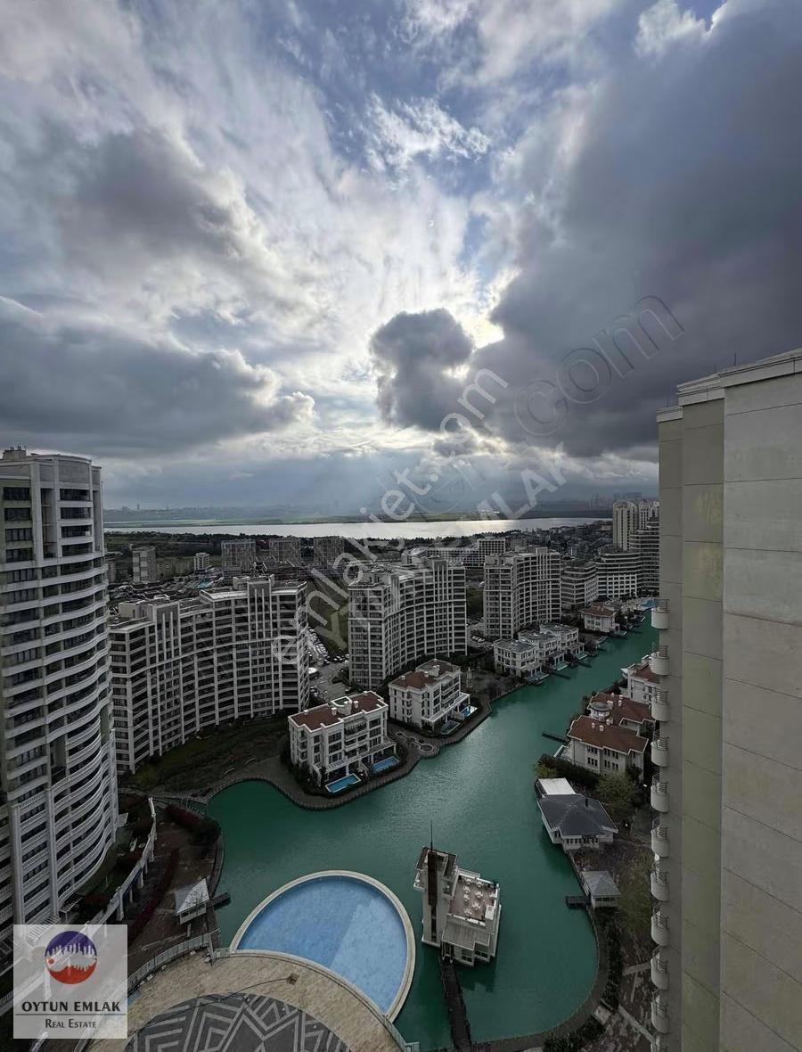İstanbul Sarayları Göl Manzaralı Eşyalık Kiralık 3+1 Daire 178m² - Görsel 16
