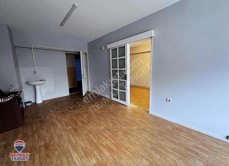 Karşıyaka Çarşıda Vitrin Cepheli İşleme Hazır Prestijli Ofis! - Görsel 9
