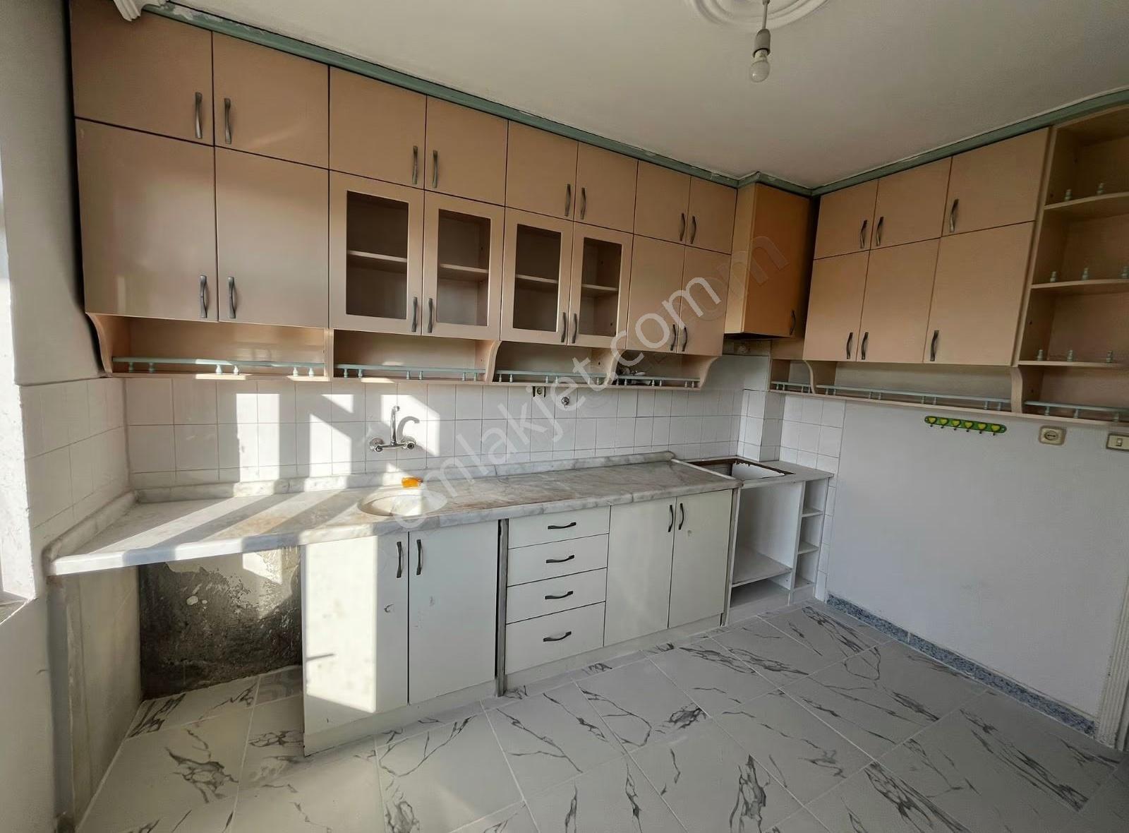 Öz Yıldız Emlak'tan Yayla Mahallesinde 3+1 Eşyasız Kiralık Daire - Görsel 4