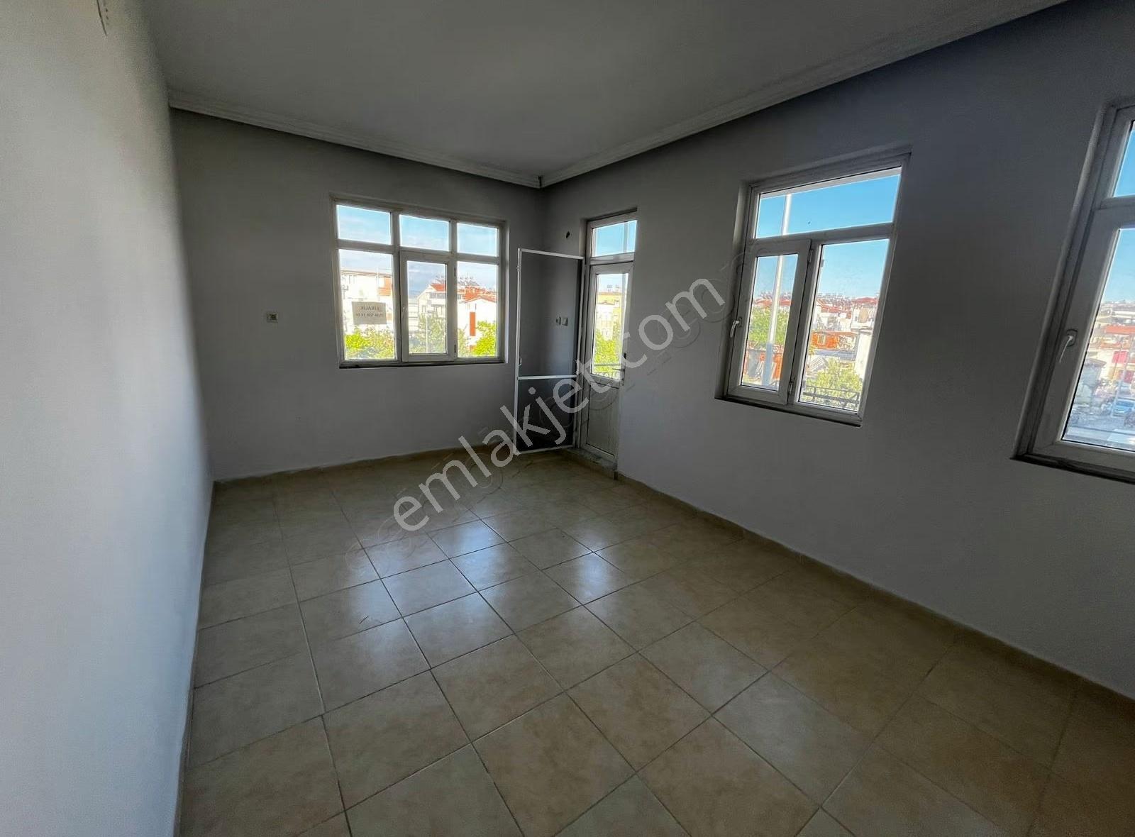Öz Yıldız Emlak'tan Yayla Mahallesinde 3+1 Eşyasız Kiralık Daire - Görsel 24