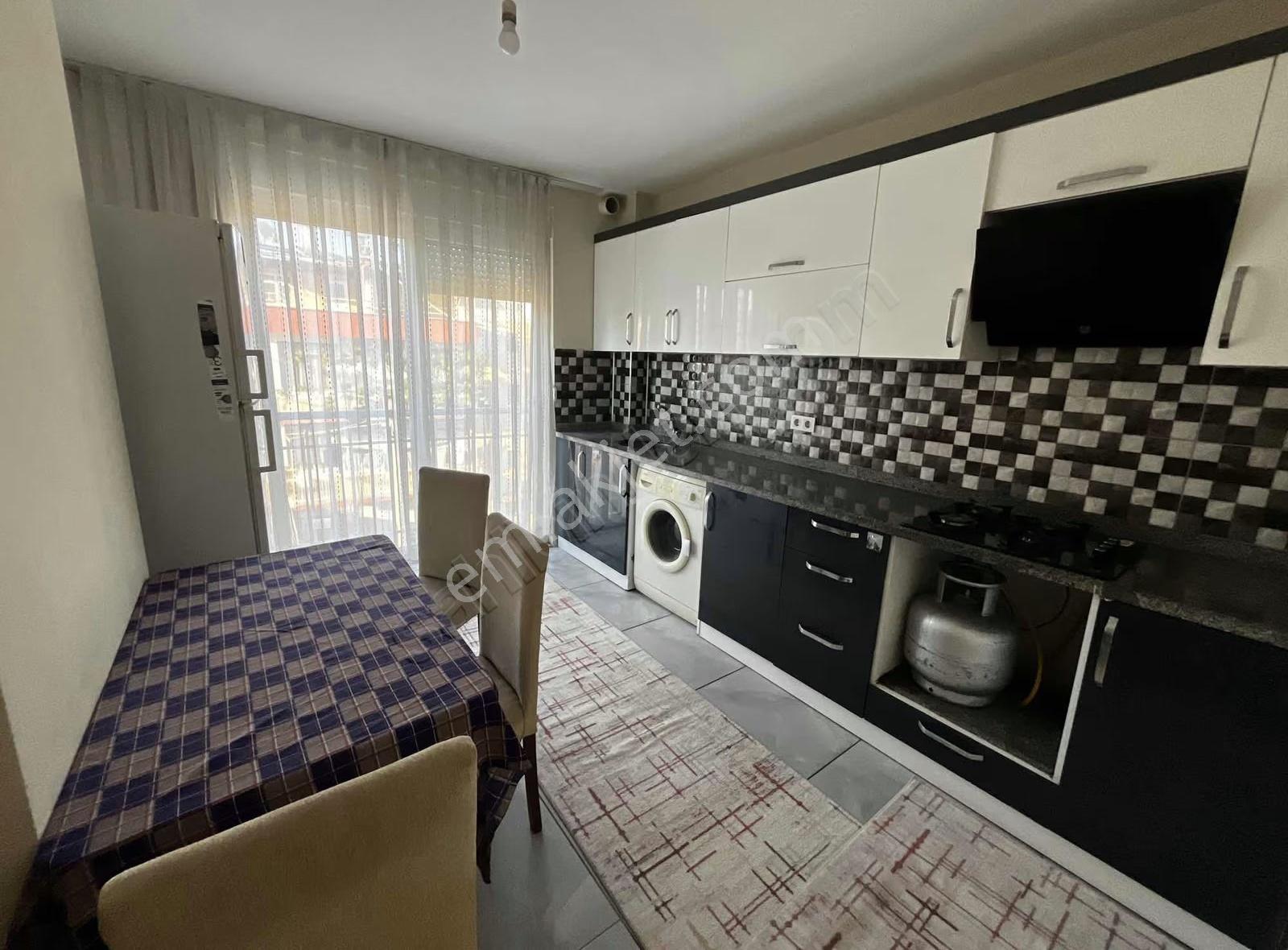 Özyıldız Emlaktan A.pazarcı Mah'sinde Eşyalı Kiralık 2+1 Daire