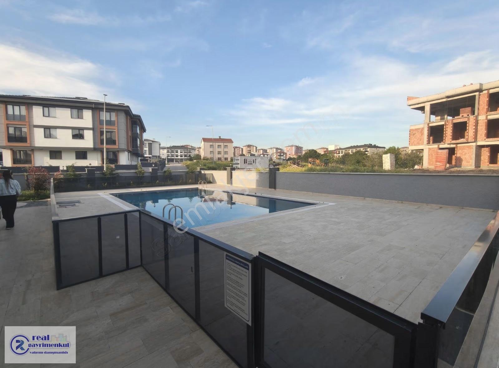 Kervancı Koru-6 Sitesi Havuz Cepheli Full Eşyalı 1+1 Daire - Görsel 11