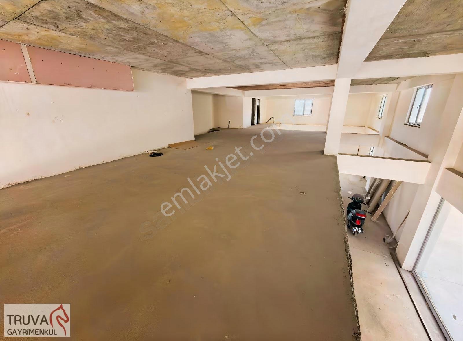 Üsküdar Caddesi Üzeri Net 425 M² Geniş Cepheli Kiralık Dükkan - Görsel 15