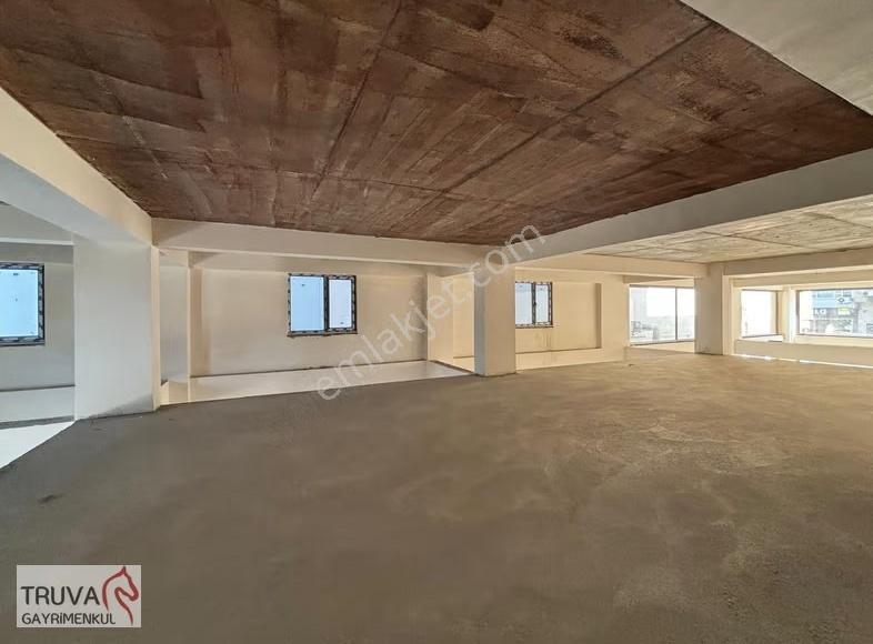 Üsküdar Caddesi Üzeri Net 425 M² Geniş Cepheli Kiralık Dükkan - Görsel 4