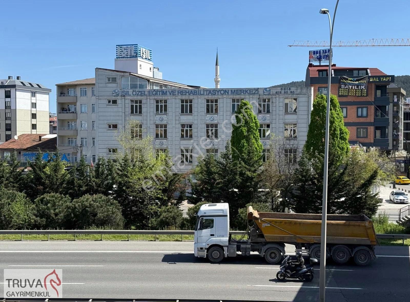 Sultanbeyli Yanyolda Prestijli Konumda 650 M² Kiralık İşyeri - Görsel 2