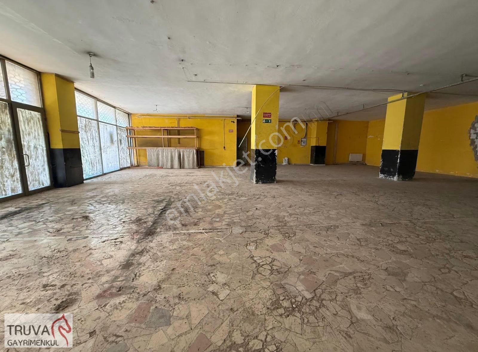 Sultanbeyli Yanyolda Prestijli Konumda 650 M² Kiralık İşyeri - Görsel 10