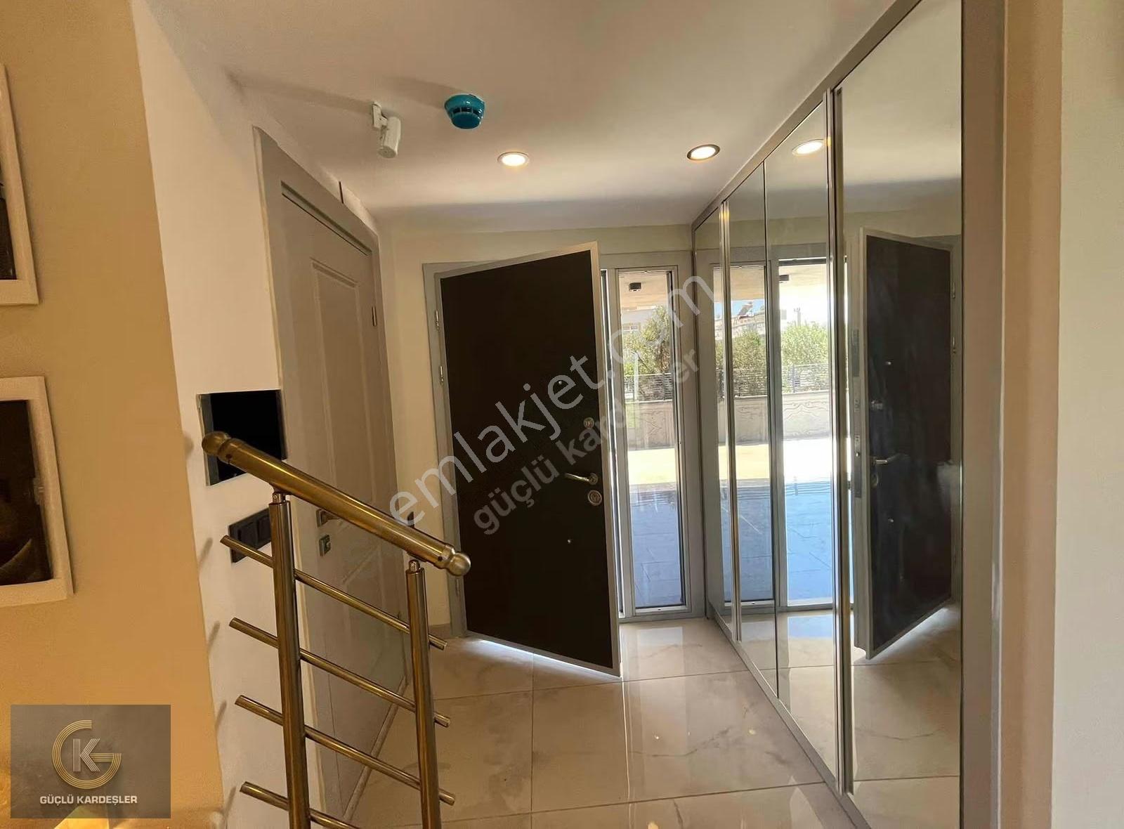 Güçlü Kardeşlerden Gürede Havuzlu Deniz Manzaralı Villa - Görsel 6