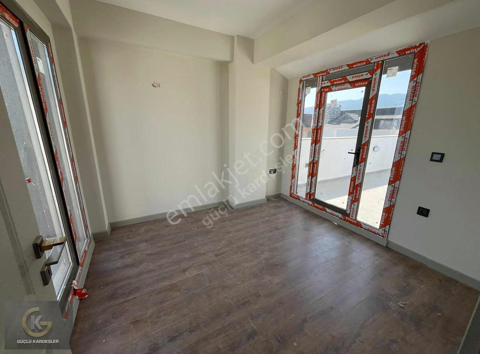 Güçlü Kardeşlerden Gürede Havuzlu Deniz Manzaralı Villa - Görsel 3
