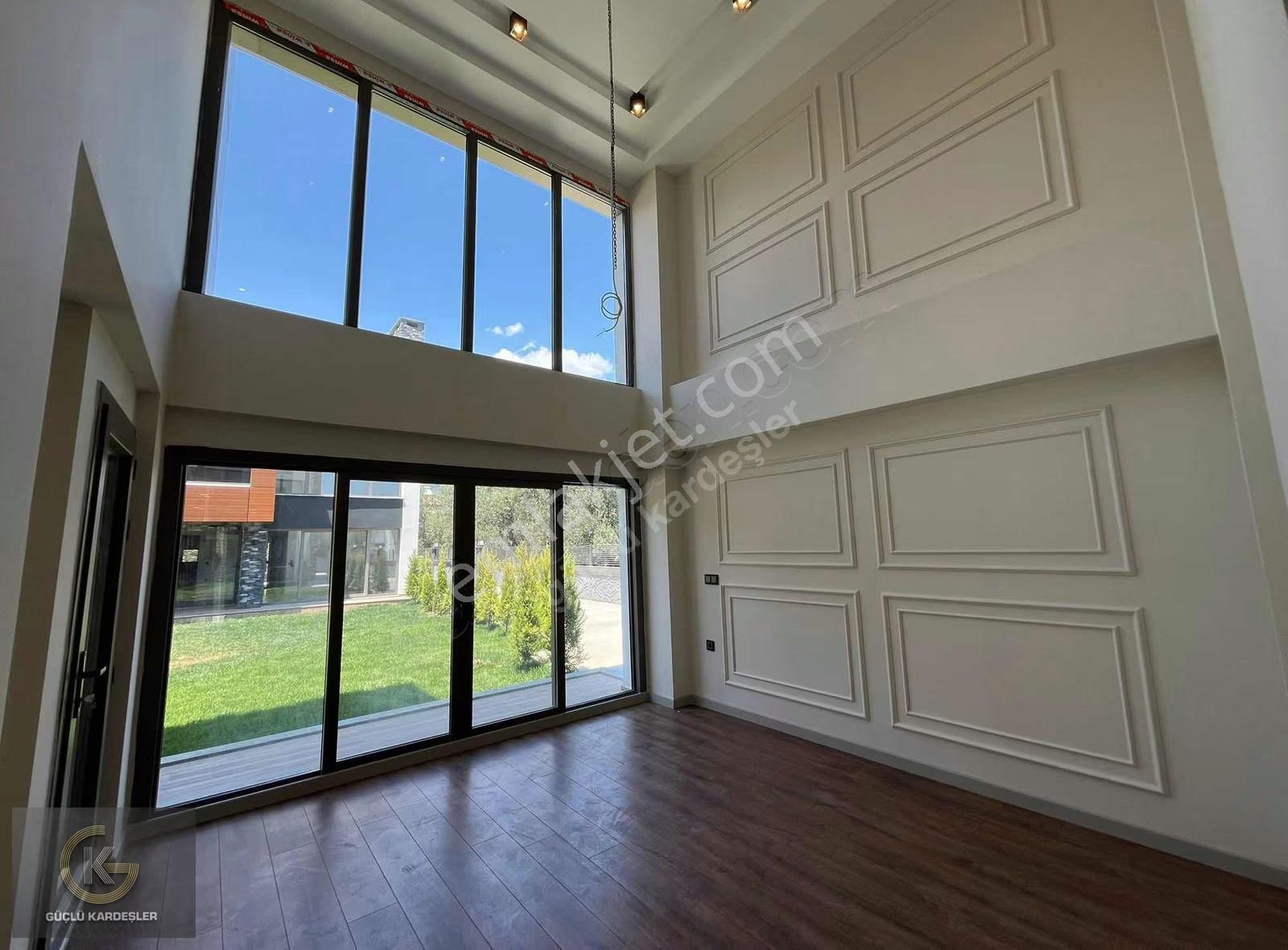 Güçlü Kardeşlerden Gürede Havuzlu Deniz Manzaralı Villa - Görsel 20