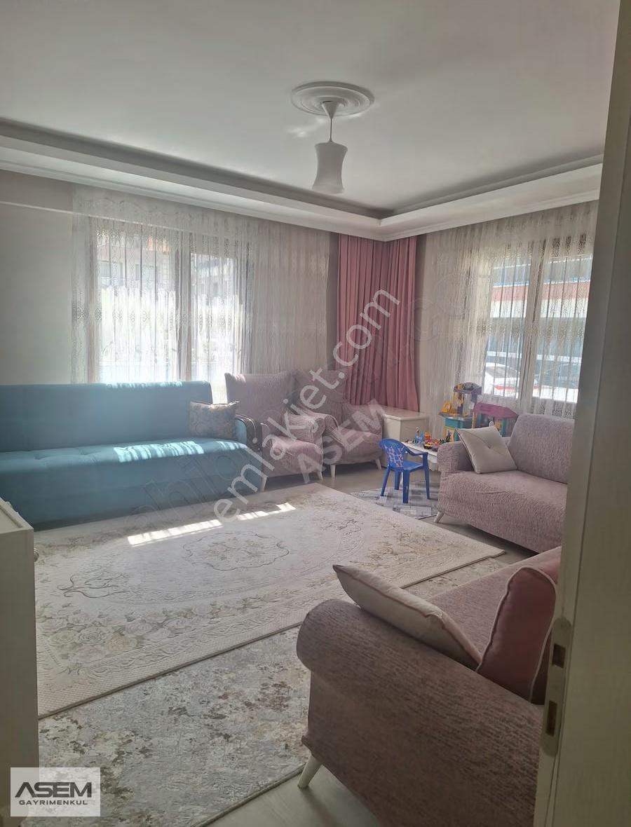 Asem'den 8 Eylül'de Satılık Yüksek Zemin 2+1 80m² Daire 9 Yıllık