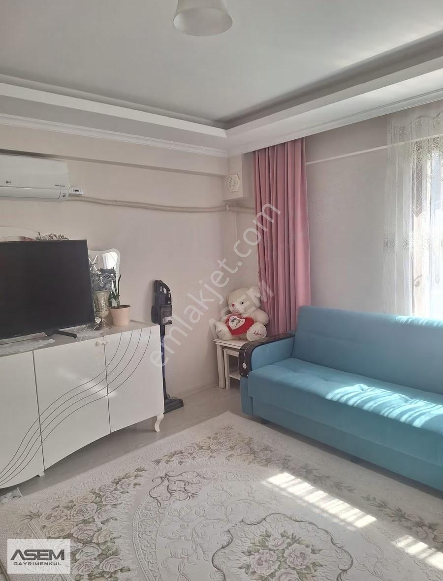 Asem'den 8 Eylül'de Satılık Yüksek Zemin 2+1 80m² Daire 9 Yıllık - Görsel 2