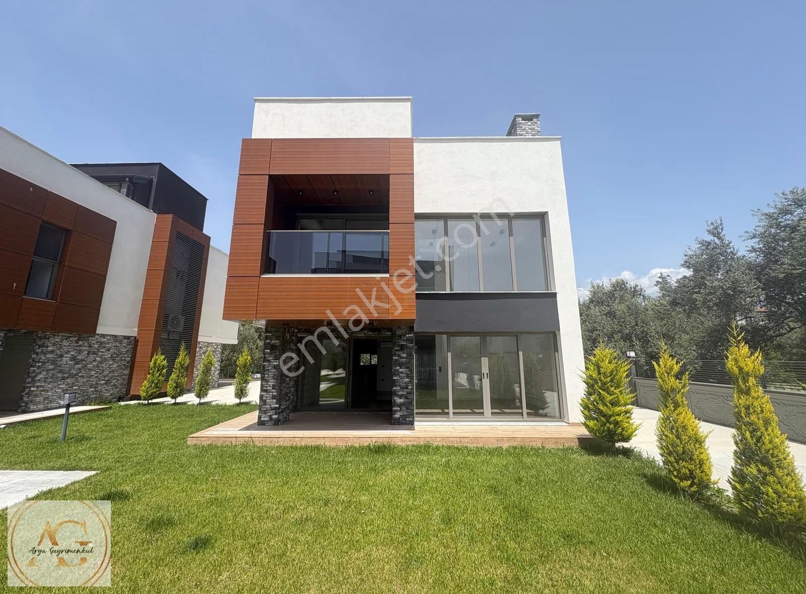 Arya'dan Güre'de Deniz Tarafında, Havuzlu 4+1 Lüks Villa - Görsel 28