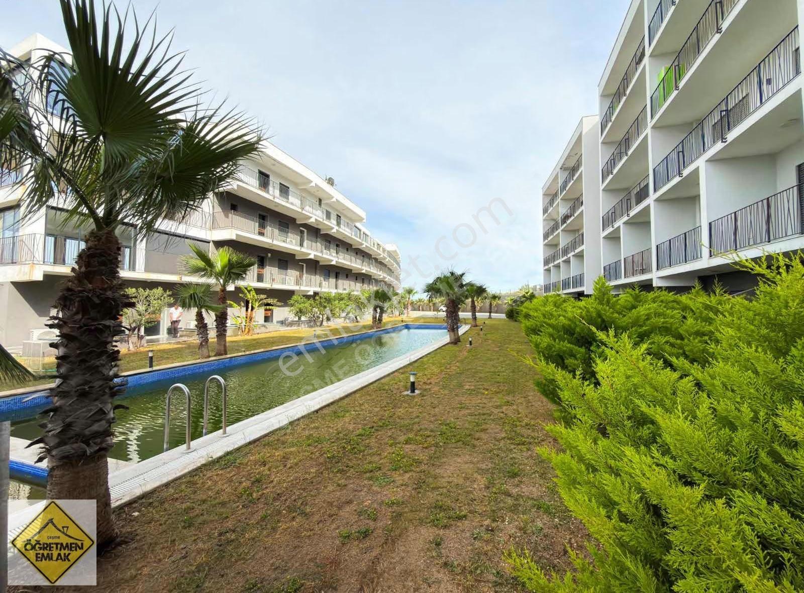 Çeşme Ayasaranda Havuz Manzaralı Bahçe Dubleks Daire - Görsel 2