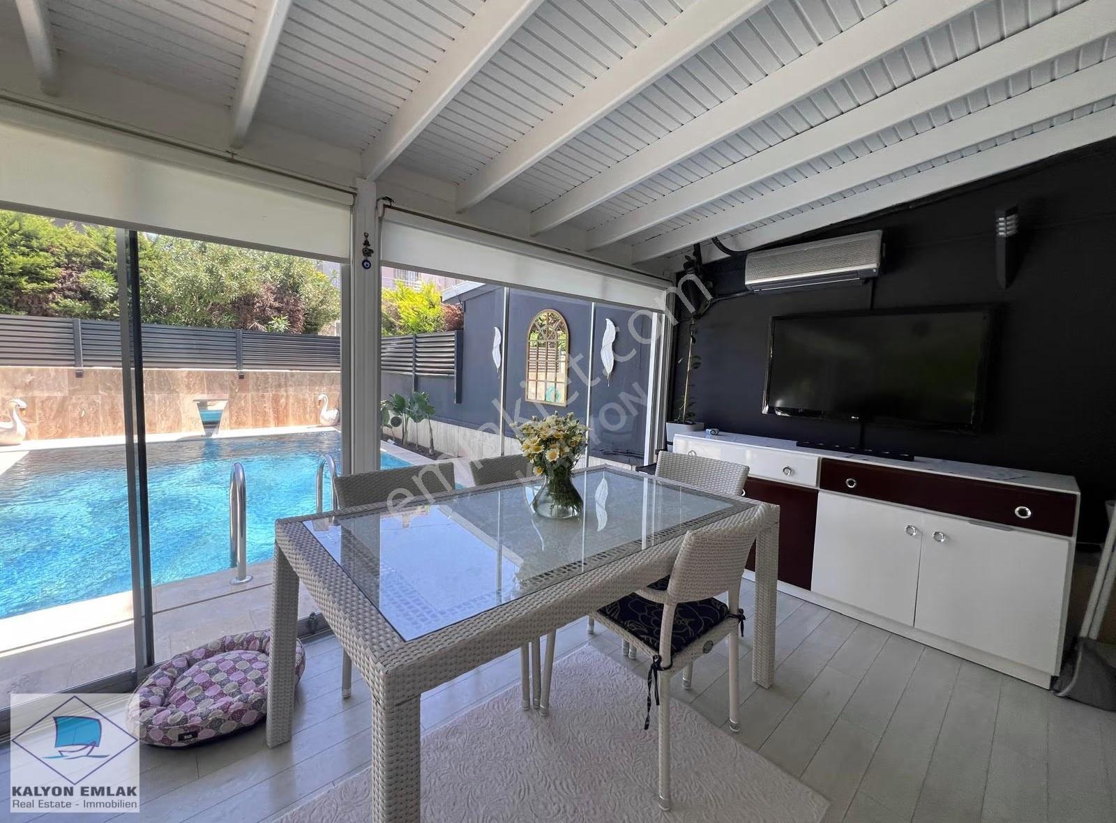İzmir Çeşme Alaçatı Merkezi Konumda Özel Havuzlu Kiralık Villa - Görsel 15
