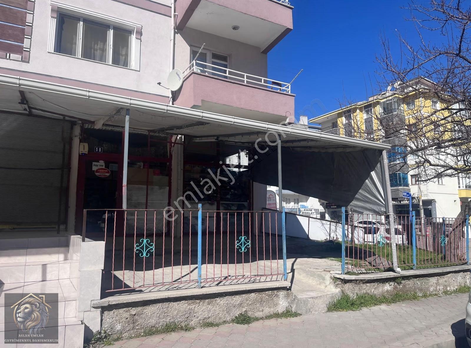 Andiçende Muhteşem Konumda Yatırımlık Köşebaşı Dükkan - Görsel 22