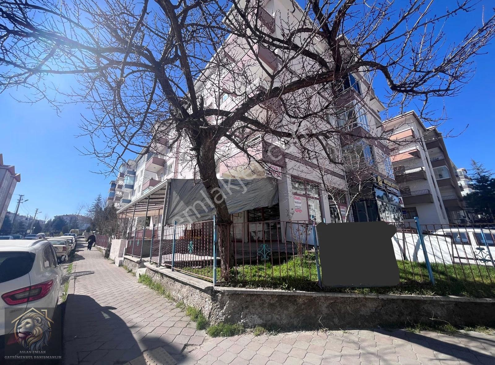 Andiçende Muhteşem Konumda Yatırımlık Köşebaşı Dükkan - Görsel 18